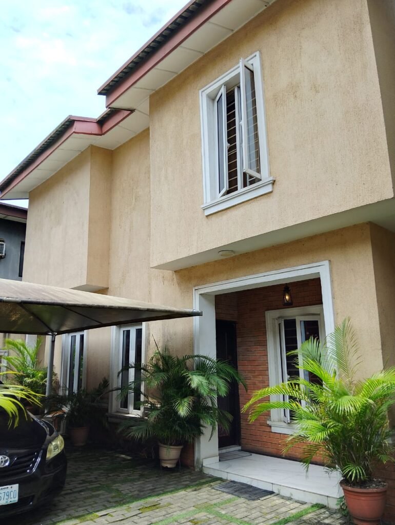 4-Bedroom Duplexes & Detached House for Sale in Ikosi GRA