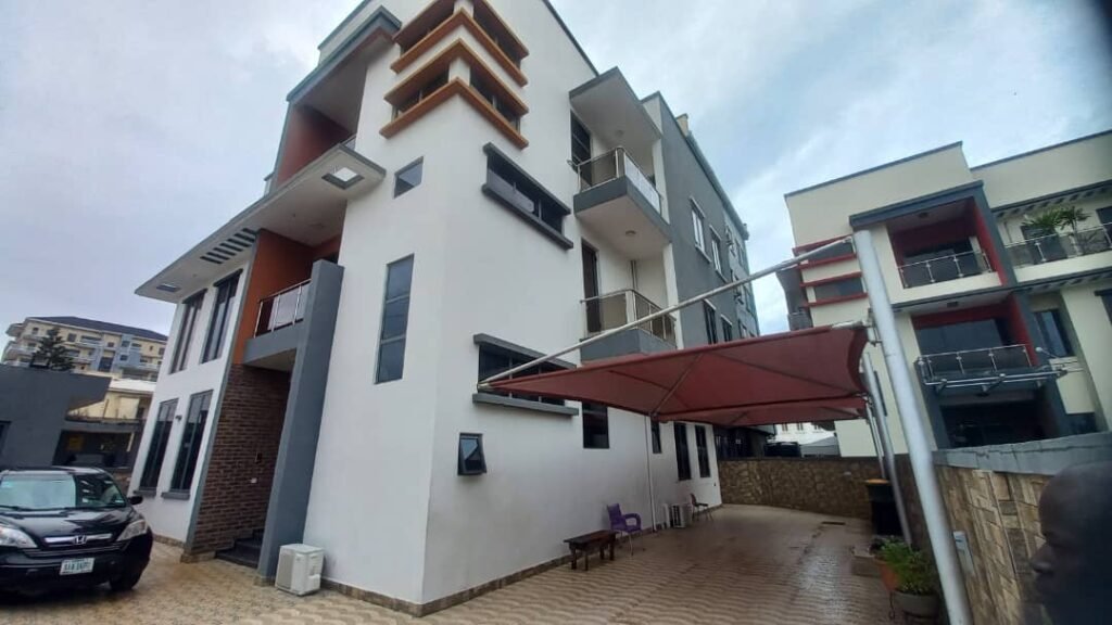 Luxury 5-Bedroom Detached House for Sale in Oniru Estate,